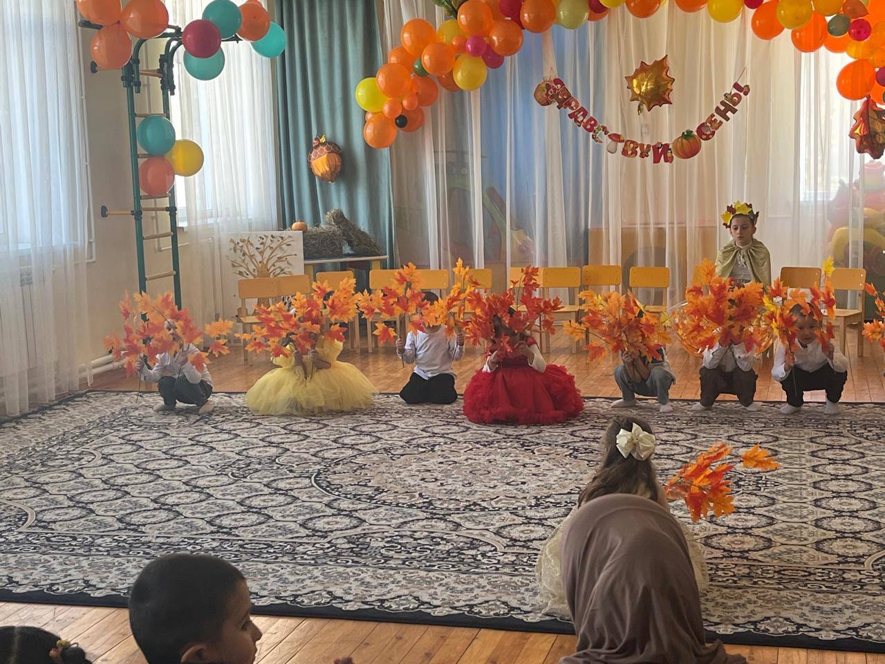 Совместный праздник " Золотая осень "