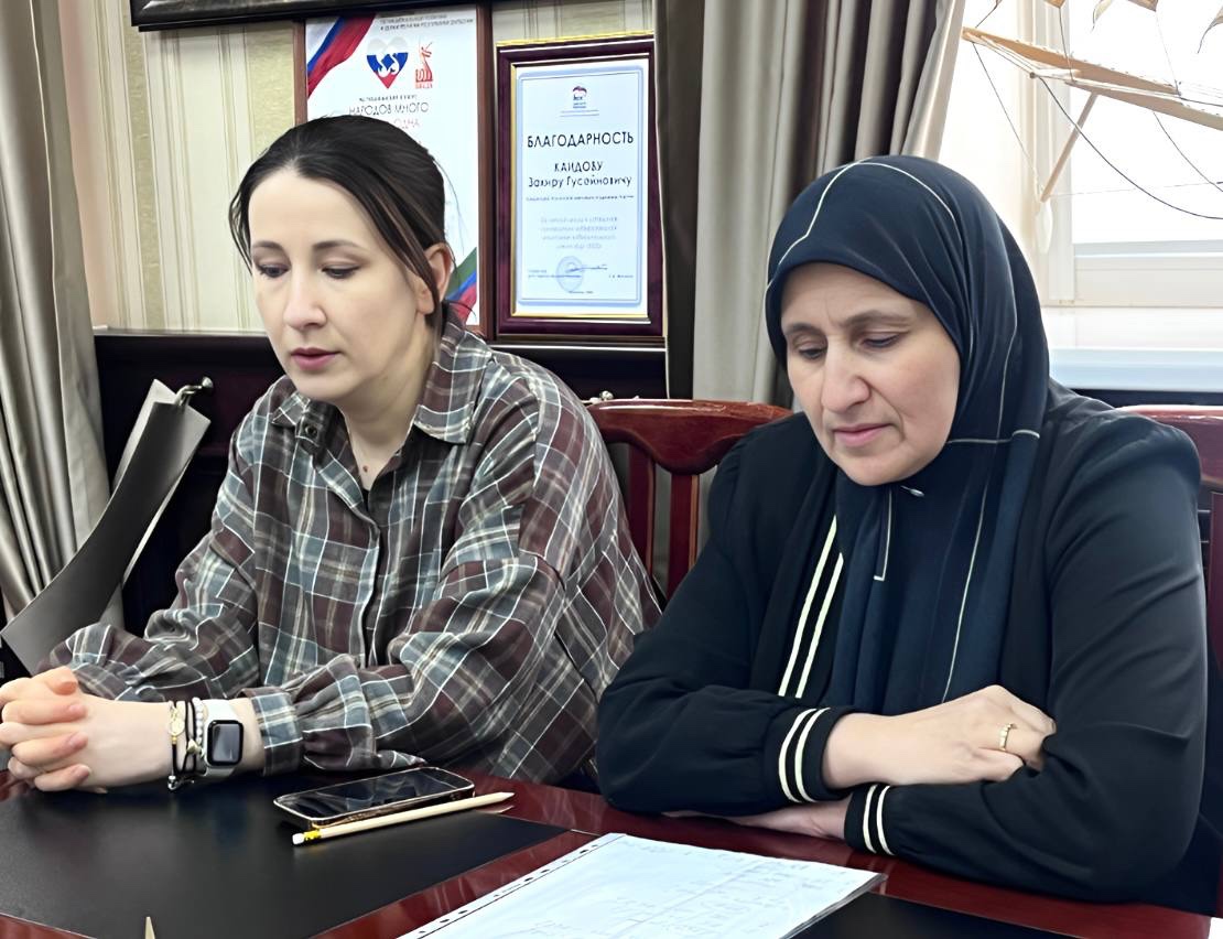 В здании администрации МО "Агульский район" состоялось рабочее совещание, посвящённое вопросам охраны здоровья населения.