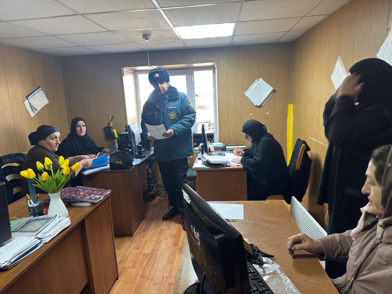 Сотрудники Комплексного центра социального обслуживания Агульского района прошли плановый инструктаж по действиям при обнаружении беспилотных летательных аппаратов